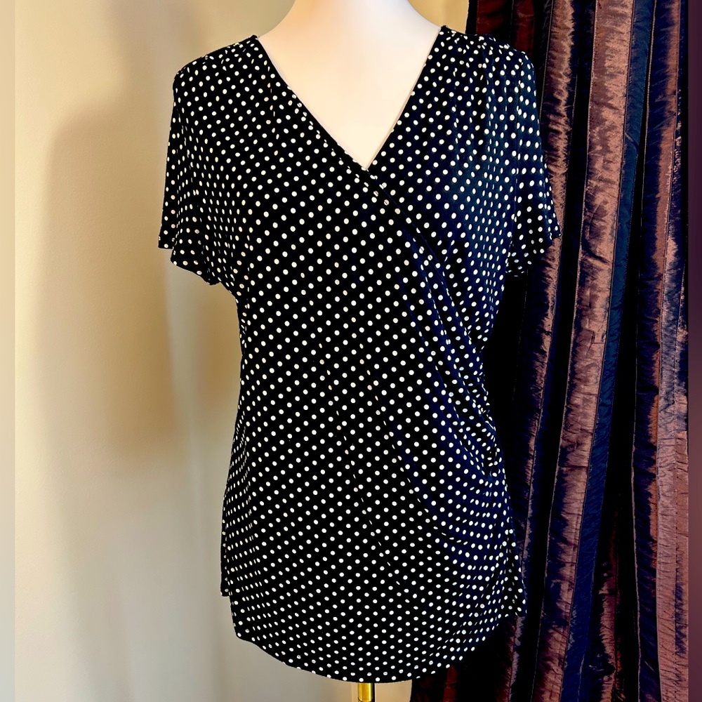 Talbots Black and White Polka Dot V-Neck Blouse Short Sleeves Size M